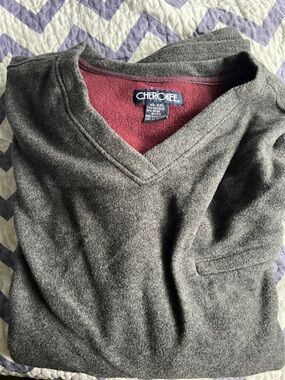 Cherokee Men’s Gray V-Neck Sweater with Red Interior